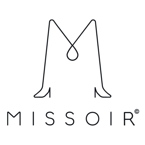 Missoir Logo: Buchstabe M mit Tropfen und Schuhen, Marktenname Missoir darunter